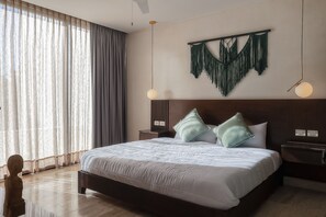 3 quartos, ferros/tábuas de passar roupa, acesso à internet