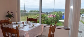 Charming 4-bedroom house with WiFi in Ballybunion