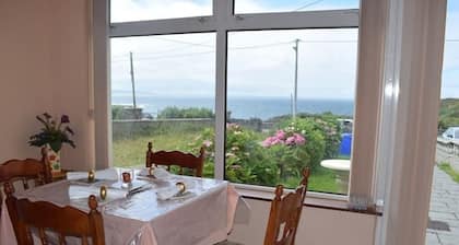 Charming 4-bedroom house with WiFi in Ballybunion