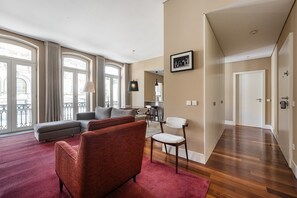 TV - GuestReady - Elegant place in the heart of Porto (Porto)