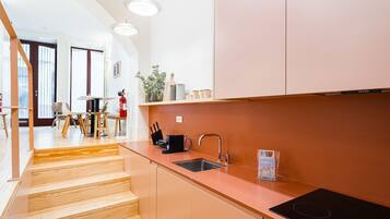 Fridge, microwave, oven, dishwasher