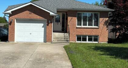 Henley Gardens - your green oasis in Niagara within walking distance to Beach