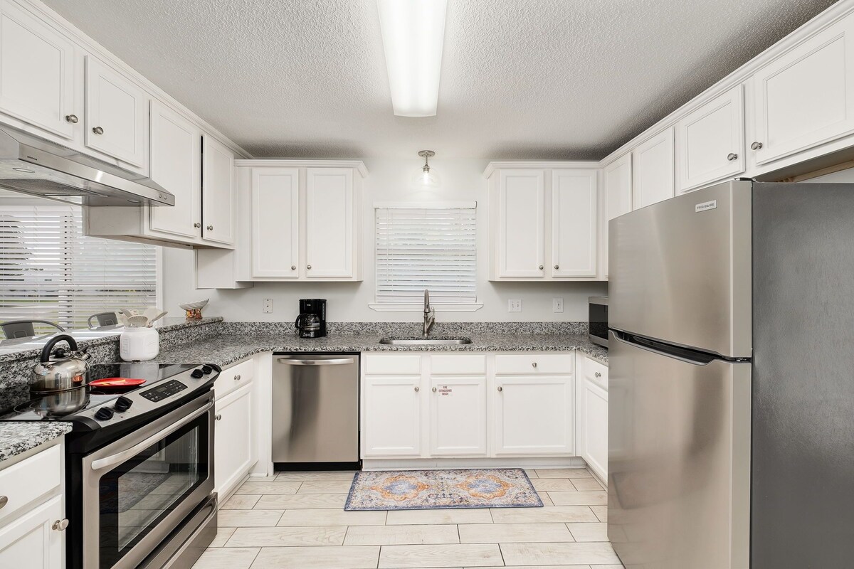 Photo 12 of Sea Glass: Private Pool, Golf Cart, Pet Friendly
