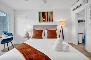 Apartment | 1 bedroom - Waves on Desoto Lovely Studio 2 (Hollywood)