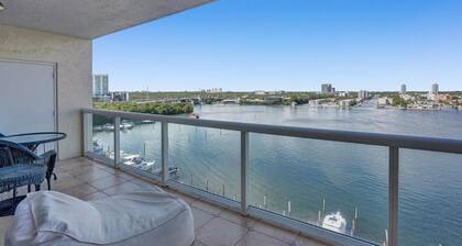 Le Petit Italie Water View 2 2 With Pool