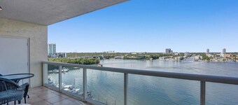 Le Petit Italie Water View 2 2 With Pool