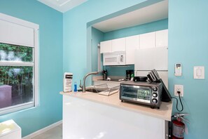 Studio | Desk - Casa Del Mar Deluxe Studio 2 (Hollywood)