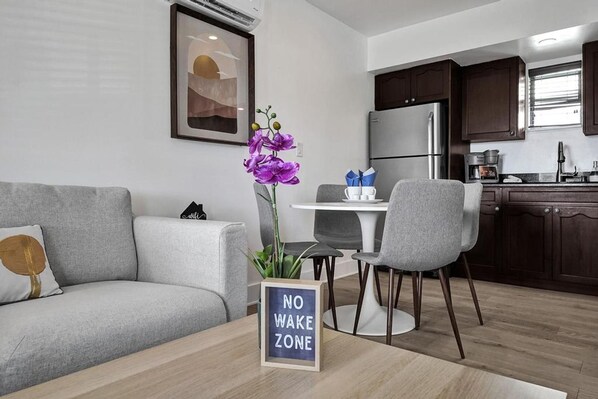 Apartment | 1 bedroom - Waves On Walnut 5-beach Access (Hollywood)