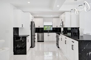 Casa | 3 quartos, escrivaninha