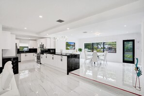 Casa | 3 quartos, escrivaninha