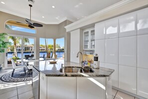 4 bedrooms - Serenity Villa in Pompano Beach (Lauderdale-by-the-Sea)