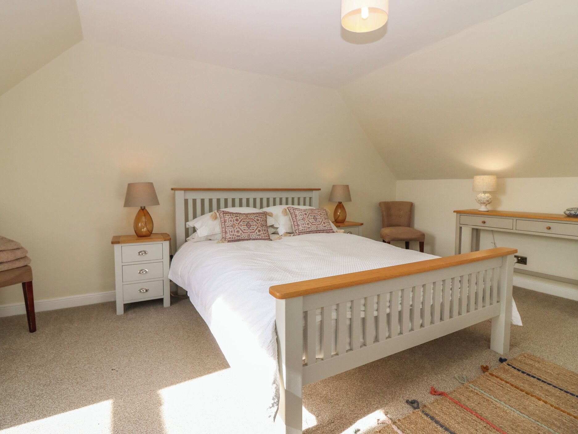2 bedrooms, individually decorated, individually furnished, free WiFi
