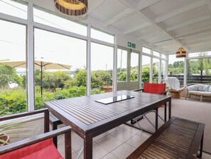 Cottage | Dining