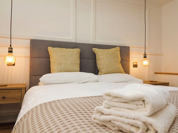 1 bedroom, individually decorated, individually furnished, free WiFi