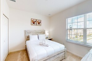 3 dormitorios, tabla de planchar con plancha, Internet y ropa de cama