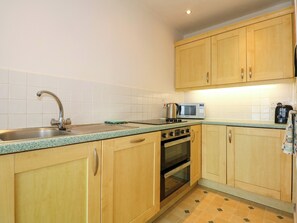 Dishwasher, cookware/dishes/utensils