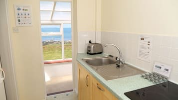 Dishwasher, cookware/dishes/utensils