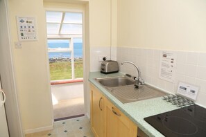 Mesin pencuci piring dan peralatan masak/sendok-piring