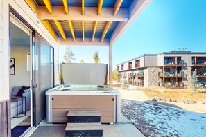 Terrace/patio - Ground-floor condo with private hot tub & heated 1-car garage with EV charger (Fraser)