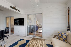 Télévision, cheminée