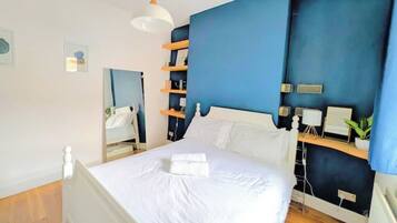 2 bedrooms, iron/ironing board, WiFi, bed sheets