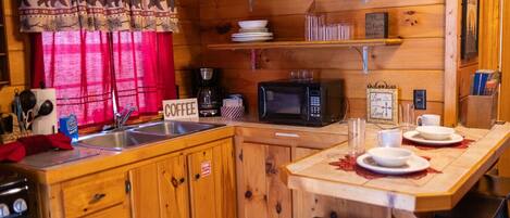 Refrigerador, microondas, horno y lavavajillas