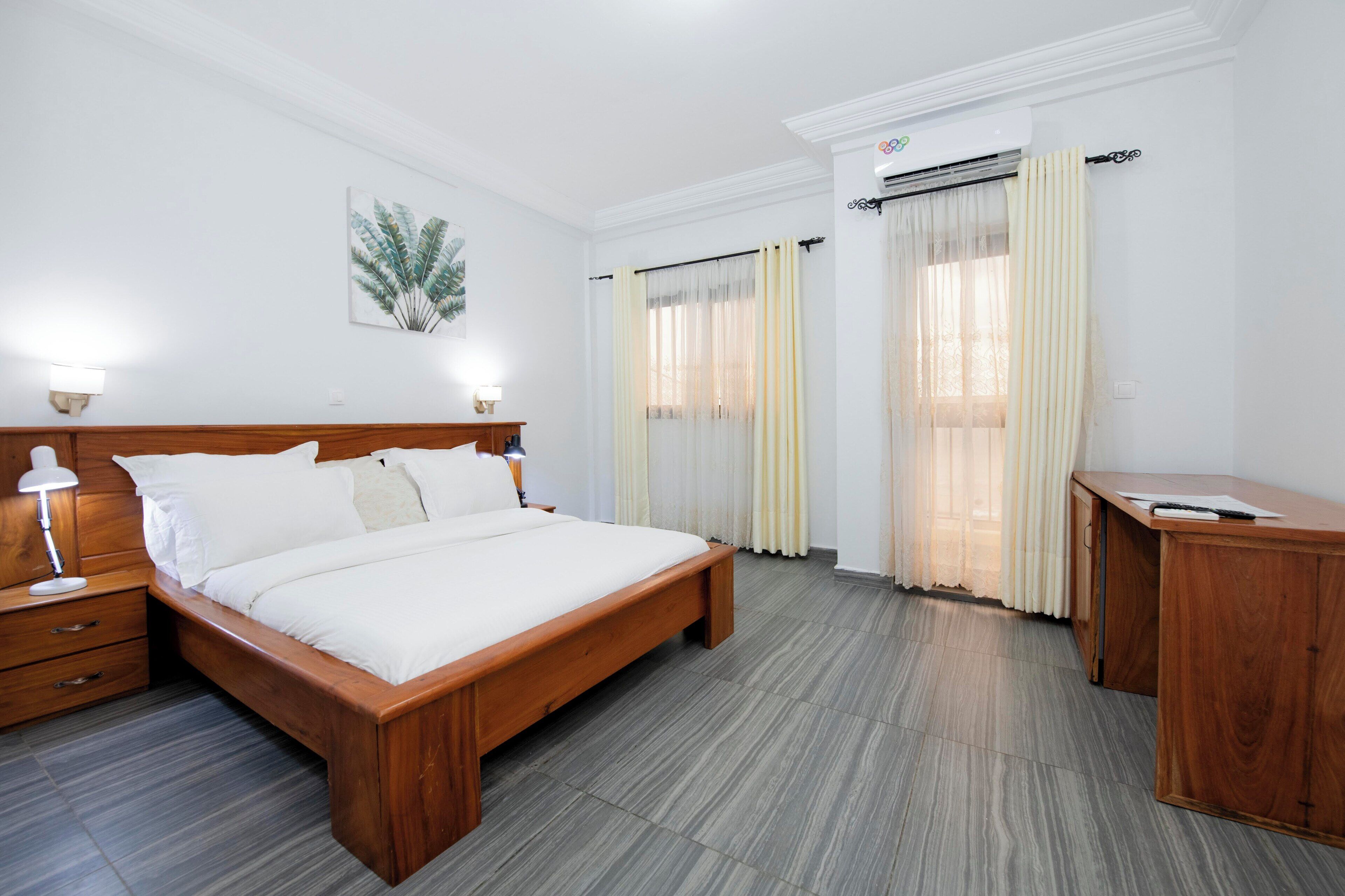 Senior Suite, Sea View | Desk, free WiFi