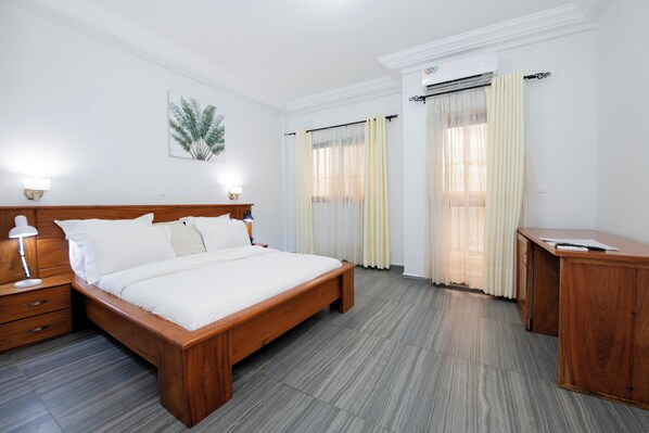 Desk, free WiFi - Ocean Hotel Kribi (Kribi)