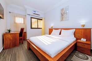 Standard Room, City View | Desk, free WiFi - Ocean Hotel Kribi (Kribi)
