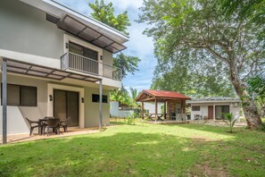 Exterior - Cozy condo with shared community pool, private washer/dryer, and WiFI (Playa Avellanas)