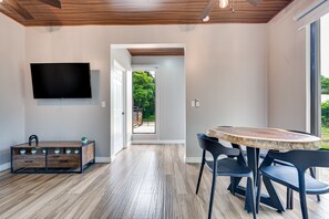 Dining - Cozy condo with shared community pool, private washer/dryer, and WiFI (Playa Avellanas)