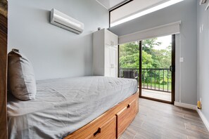 2 bedrooms, iron/ironing board, Internet, bed sheets - Cozy condo with shared community pool, private washer/dryer, and WiFI (Playa Avellanas)