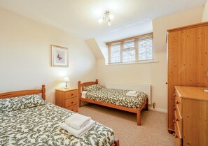 3 bedrooms, free WiFi, bed sheets