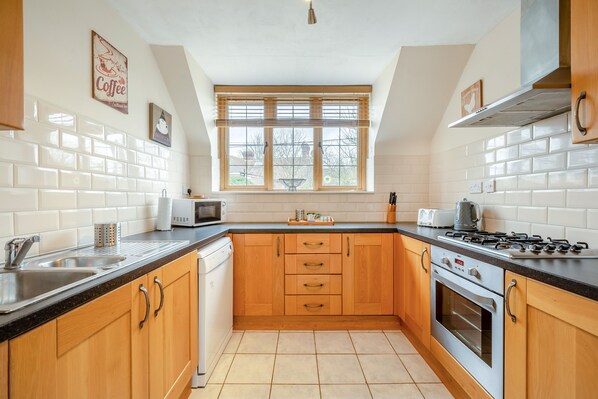 Fridge, microwave, oven, dishwasher