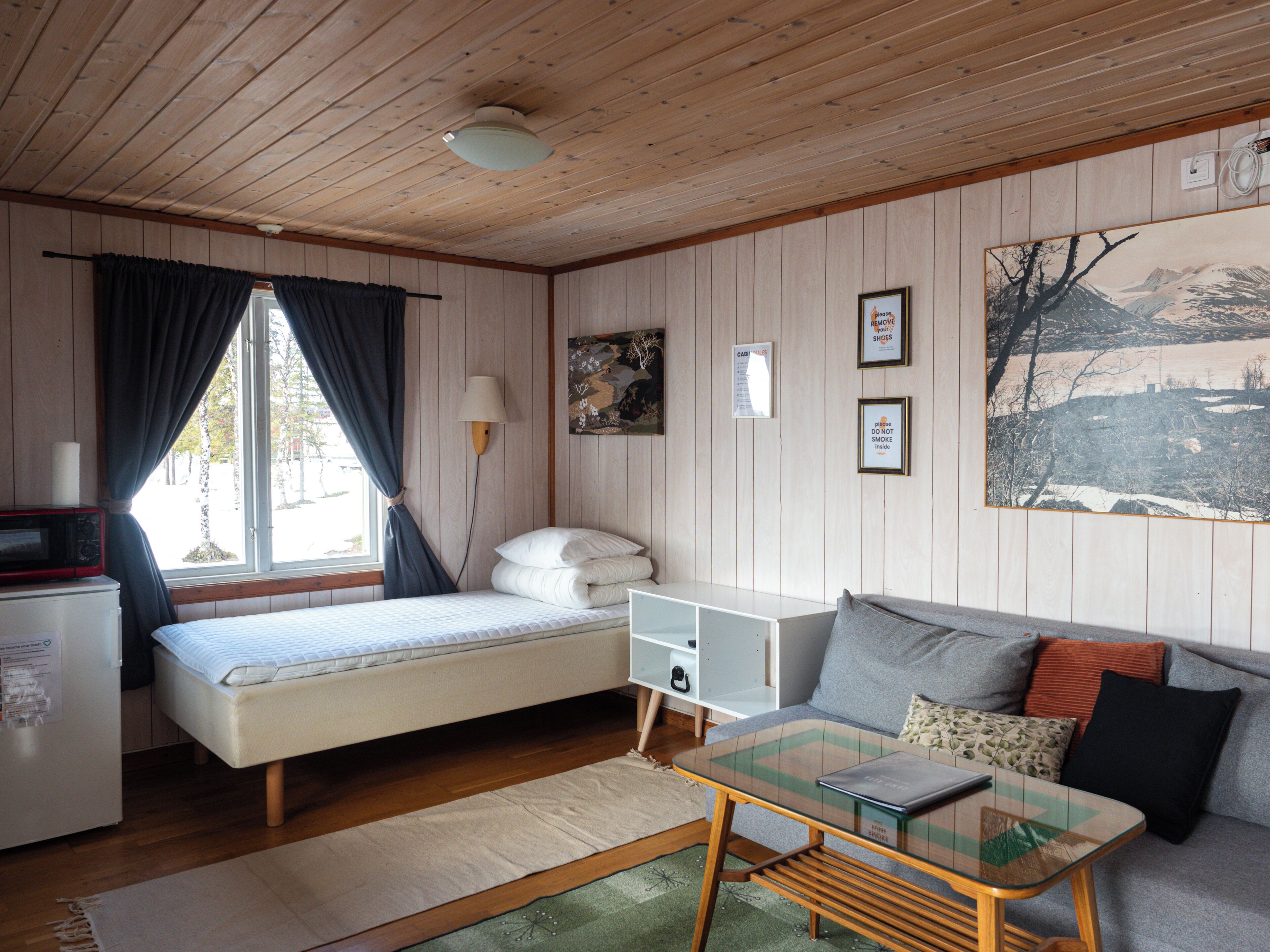 Cabin 5, lake view | Individuell inredning, mörkläggningsgardiner och ljudisolering