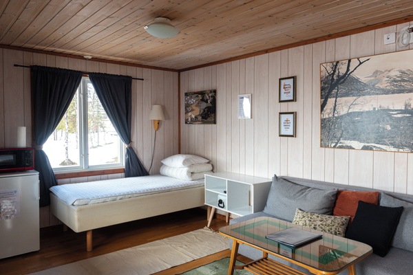 Cabin 5, lake view | Individuell inredning, mörkläggningsgardiner och ljudisolering