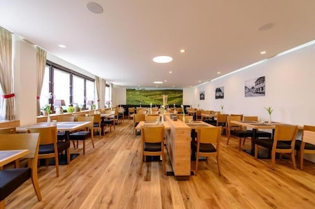 Dining. Hotel Zum Rebstock