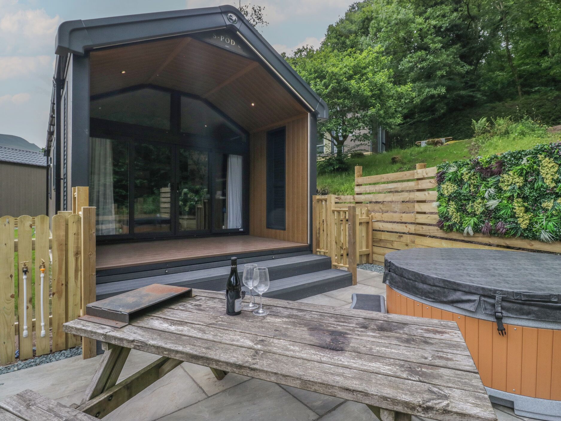 Cottage | Outdoor dining