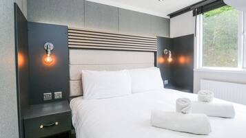 Cottage | 2 bedrooms, individually decorated, individually furnished, free WiFi