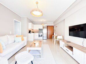 Smart TV - Stylish Alimos Retreat w/Large Balcony (Alimos)