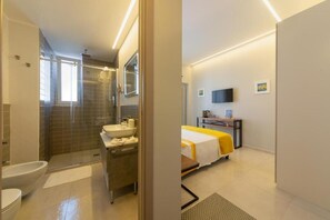 Superior Room, Balcony | Bathroom | Shower, hair dryer, towels, soap