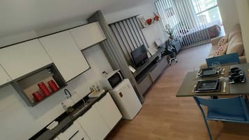 1 bedroom, blackout drapes, iron/ironing board, free WiFi