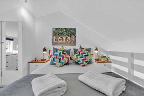 Apartment - On the Water 6 With Free Parking By My Getaways (Brighton)