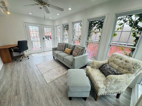 Lake Michigan Getaway - Jacuzzi Tub - PET FRIENDLY