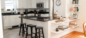 Dutch Retreat • Winter Stay • Near Mt • Walk Town