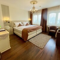 Quarto casal conforto, vista para o jardim | Roupas de cama premium