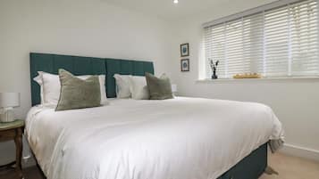 2 bedrooms, individually decorated, individually furnished, free WiFi