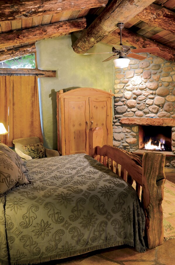 1 bedroom, in-room safe, desk, iron/ironing board