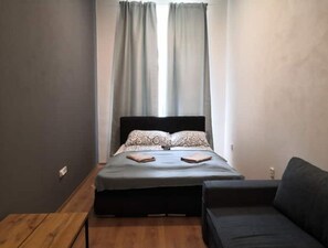 1 bedroom, WiFi, bed sheets