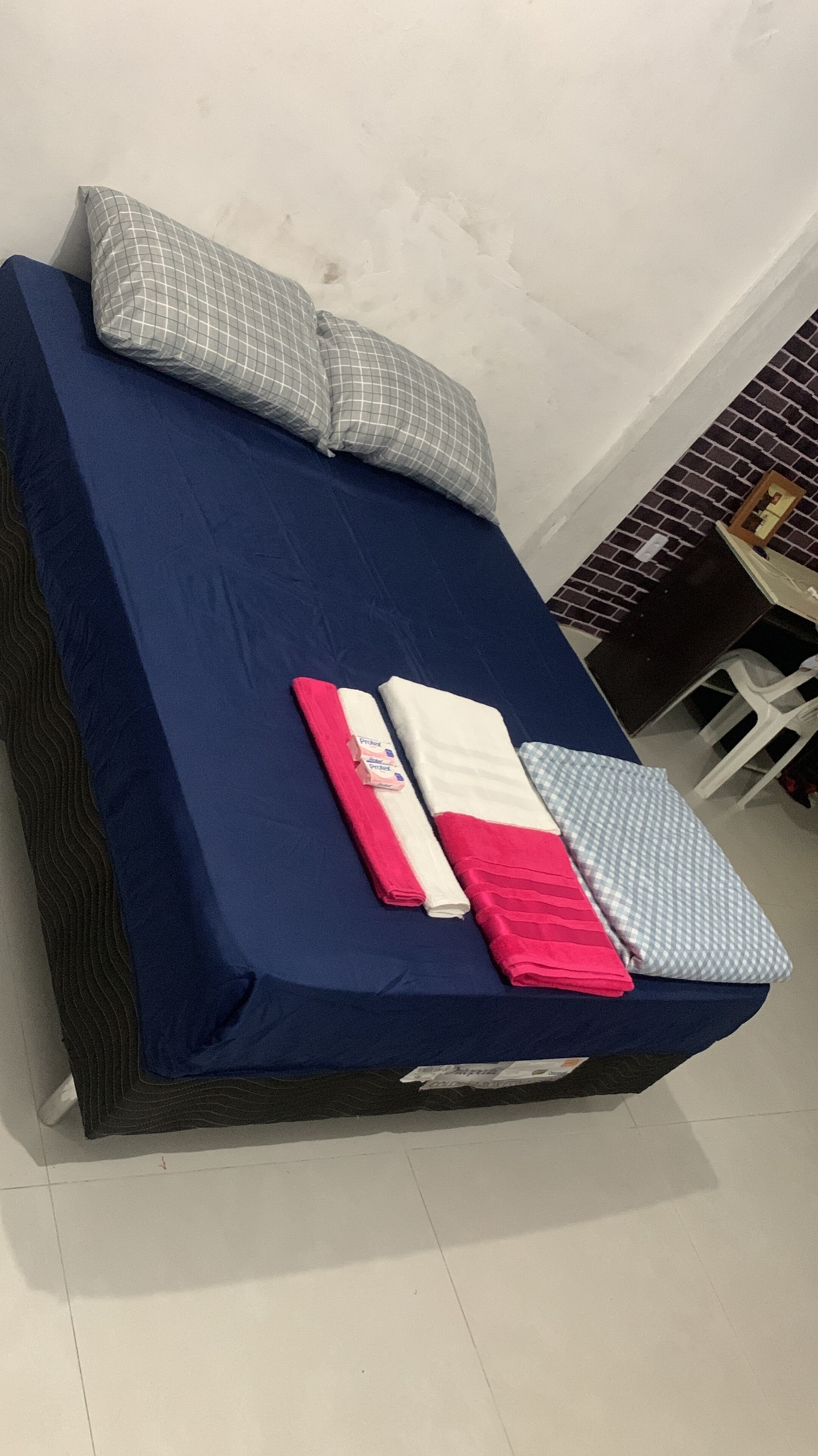 1 quarto, Wi-Fi de cortesia, roupa de cama